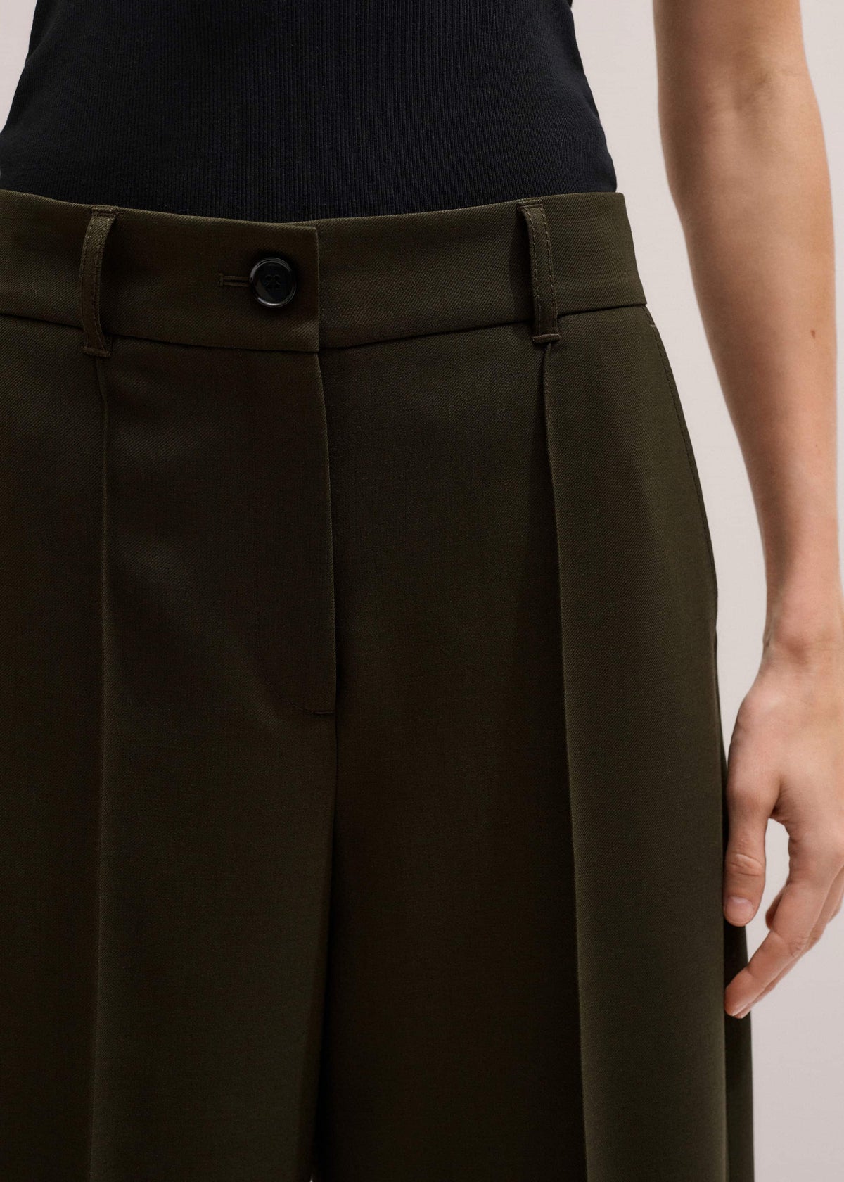 Olive Green Pintuck Tapered Pant | ME+EM