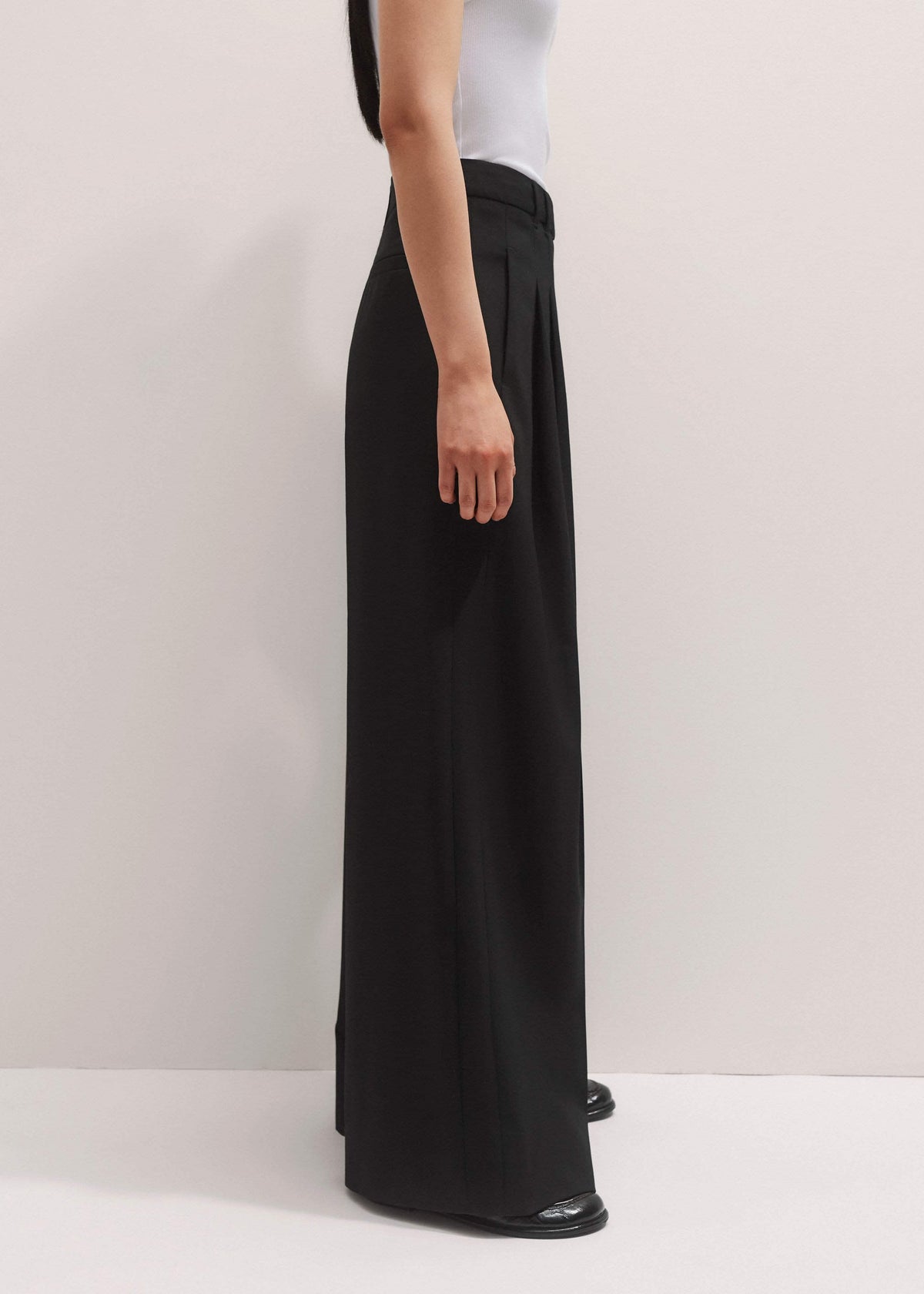 Black Wide-Leg Pleat Pant | ME+EM