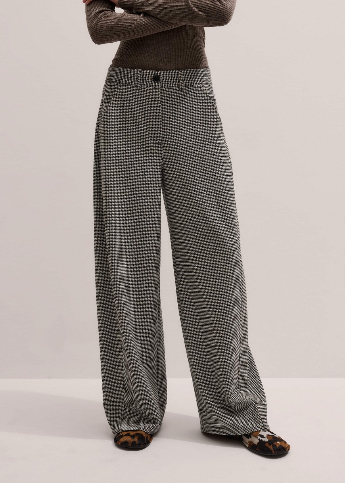 Ivory Houndstooth Extreme Tapered Pant | ME+EM
