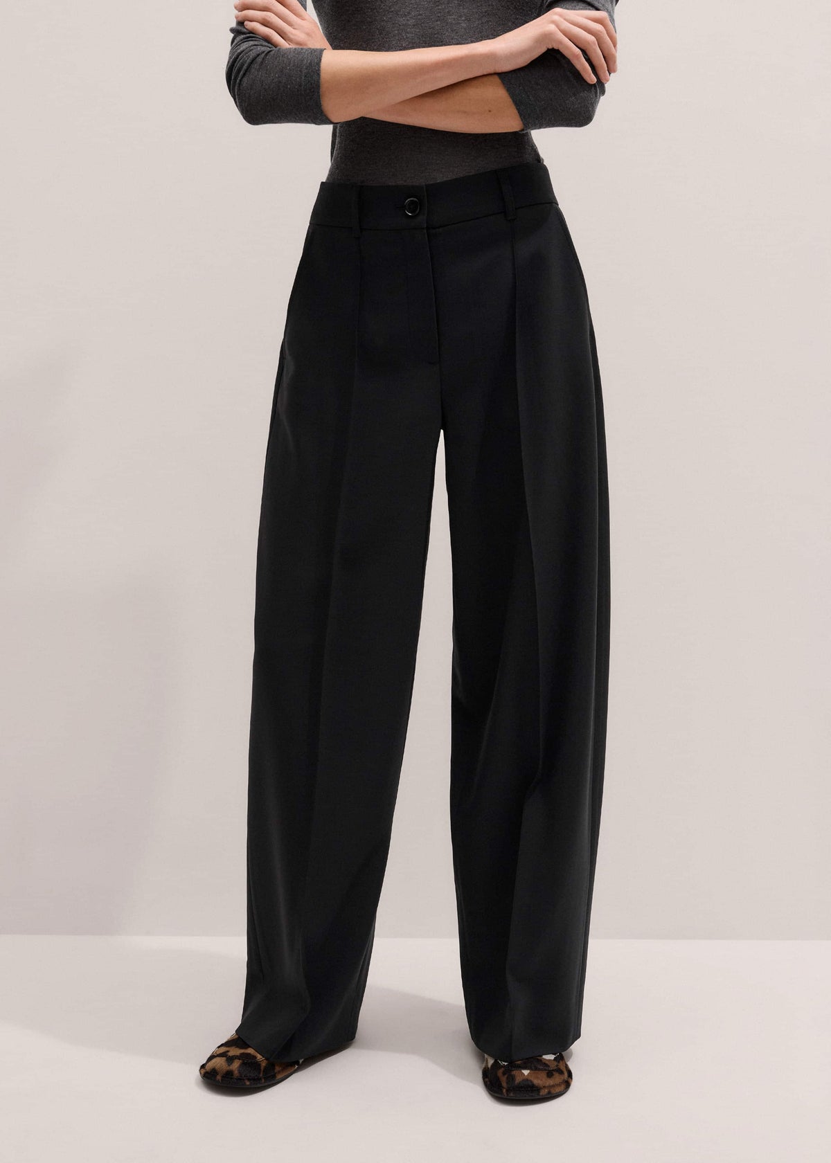 Black Pintuck Taper Pant | ME+EM