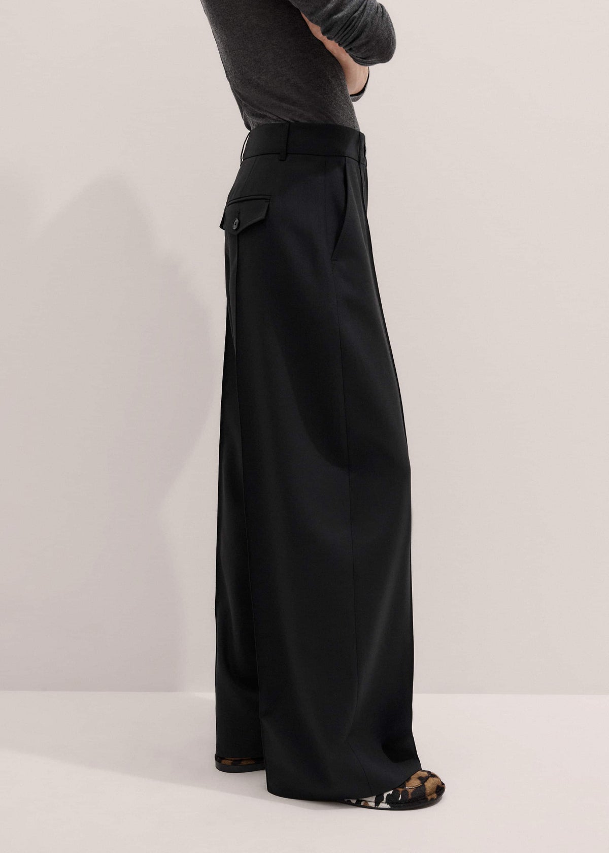 Black Pintuck Taper Pant | ME+EM