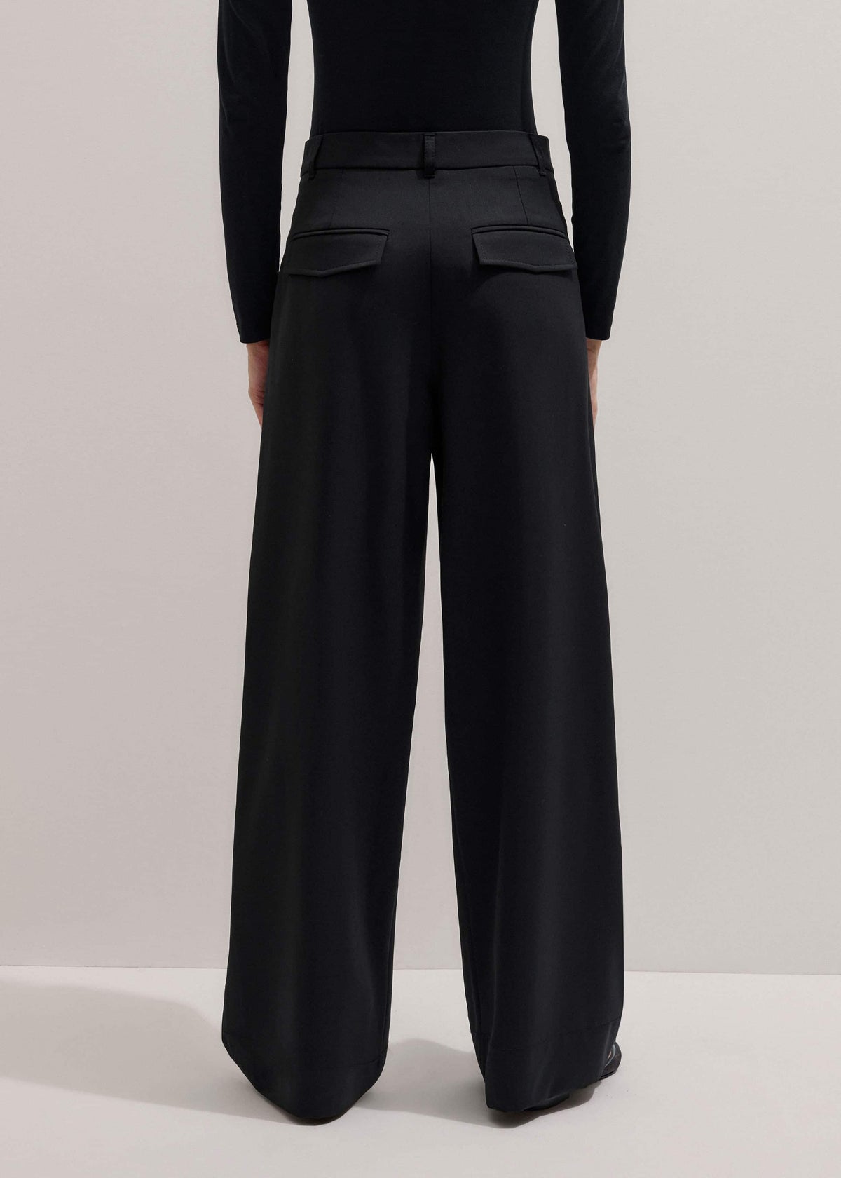 Black Wool Exaggerated Tapered Pleat Pant | ME+EM