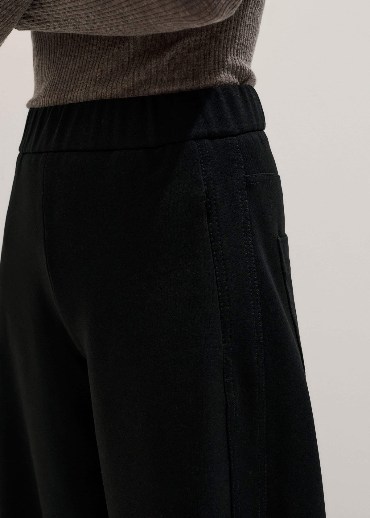 Black Luxe Travel Tailoring Barrel-Leg Pant | ME+EM