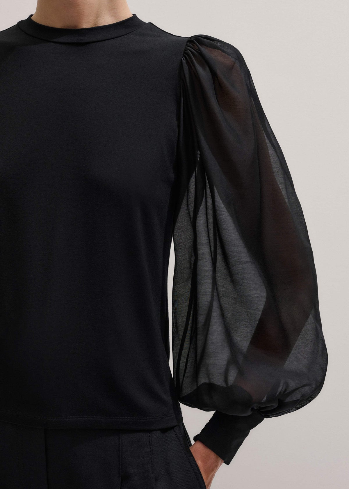 Black Balloon Sleeve Slim Layering Top | ME+EM