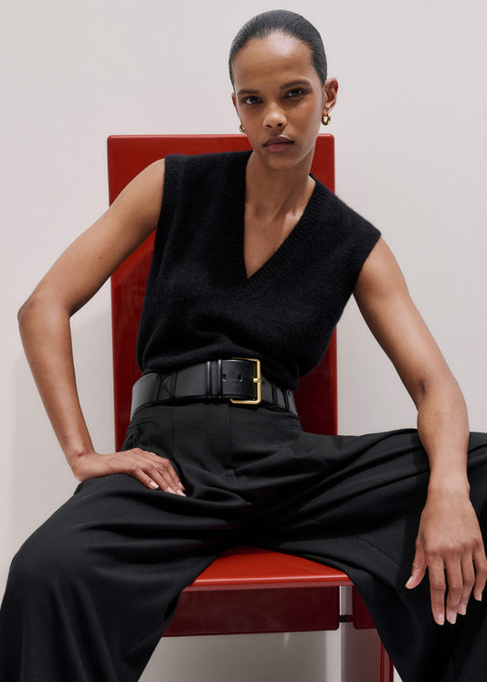 Black V-Neck Straight Knit Vest | ME+EM